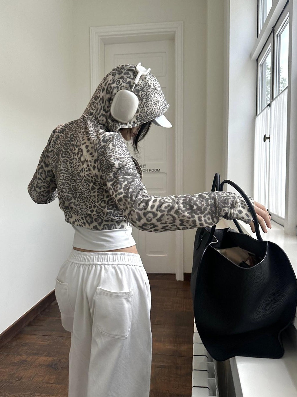 rovente Leopard Cropped Hooded Relaxed Long Sleeve Women's Cotton Zip-up Hoodies