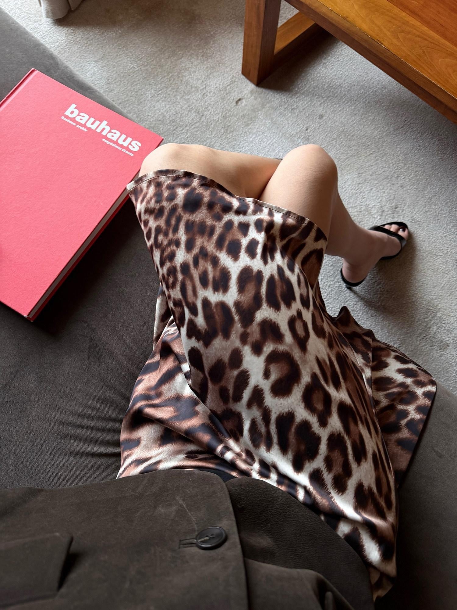 rovente Leopard Print Low Waist Slim Fit Women's Woven Polyester Bodycon Skirts