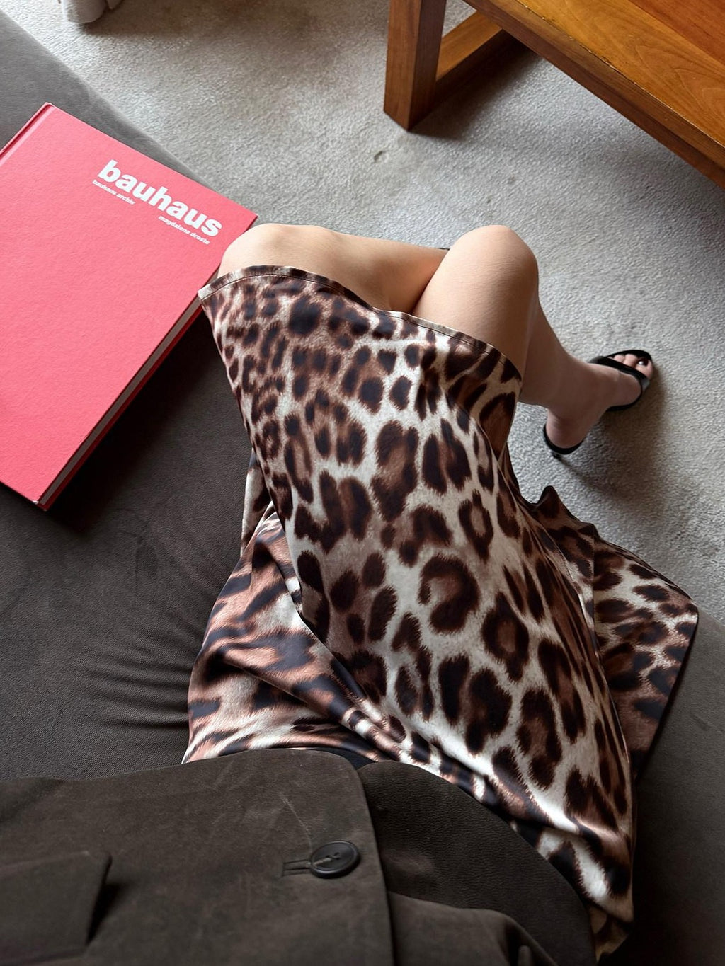 rovente Leopard Print Low Waist Slim Fit Women's Woven Polyester Bodycon Skirts