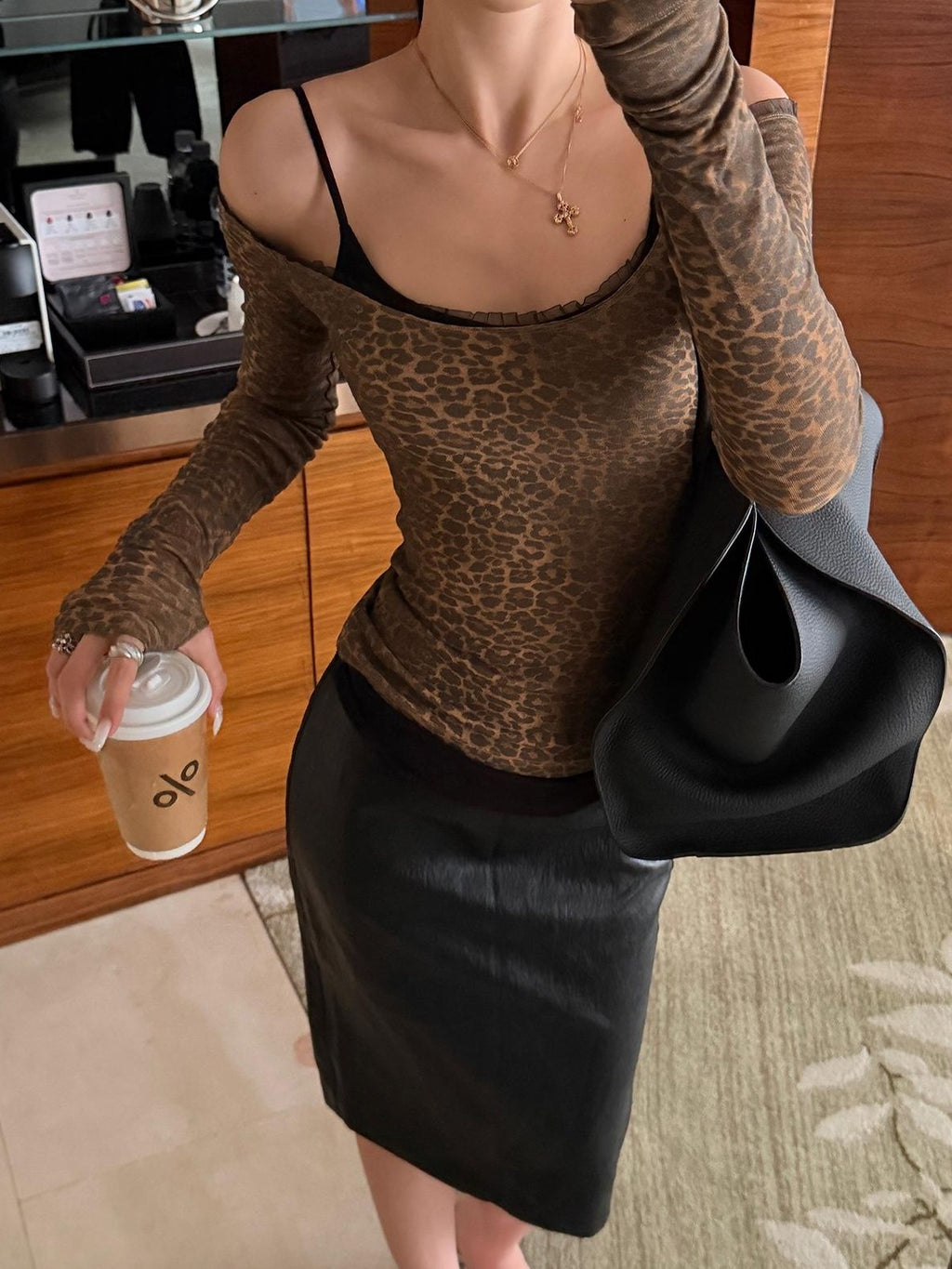 rovente Leopard Print Off Shoulder Slim Fit Women's Knit Long Sleeve T-shirts