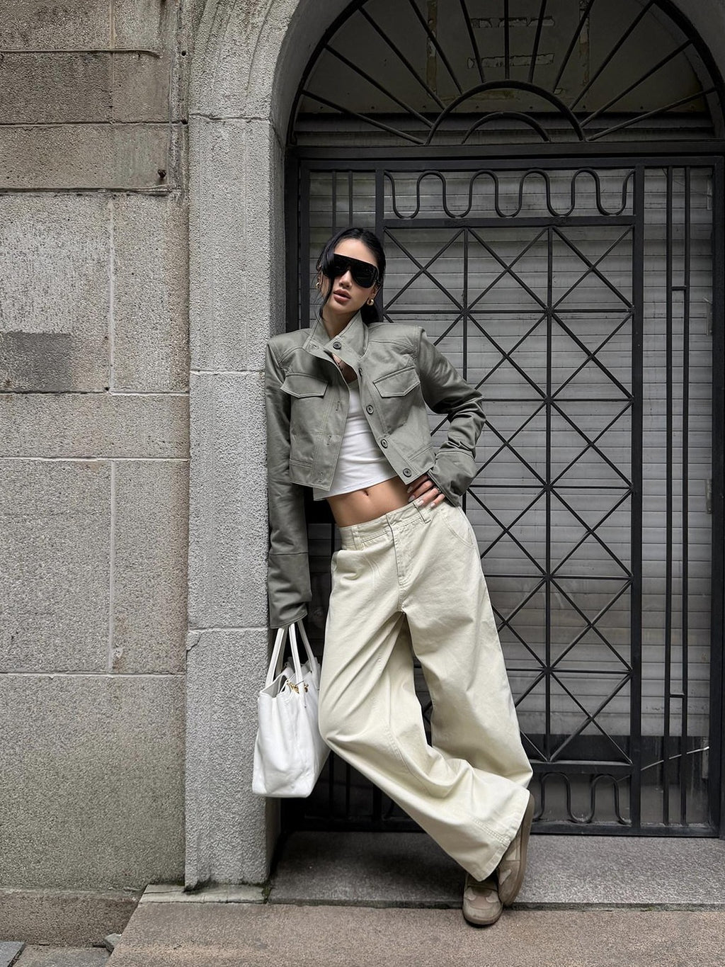 rovente Light Gray Stand Collar Cropped Loose Vintage Slimming Women's Utility Jackets