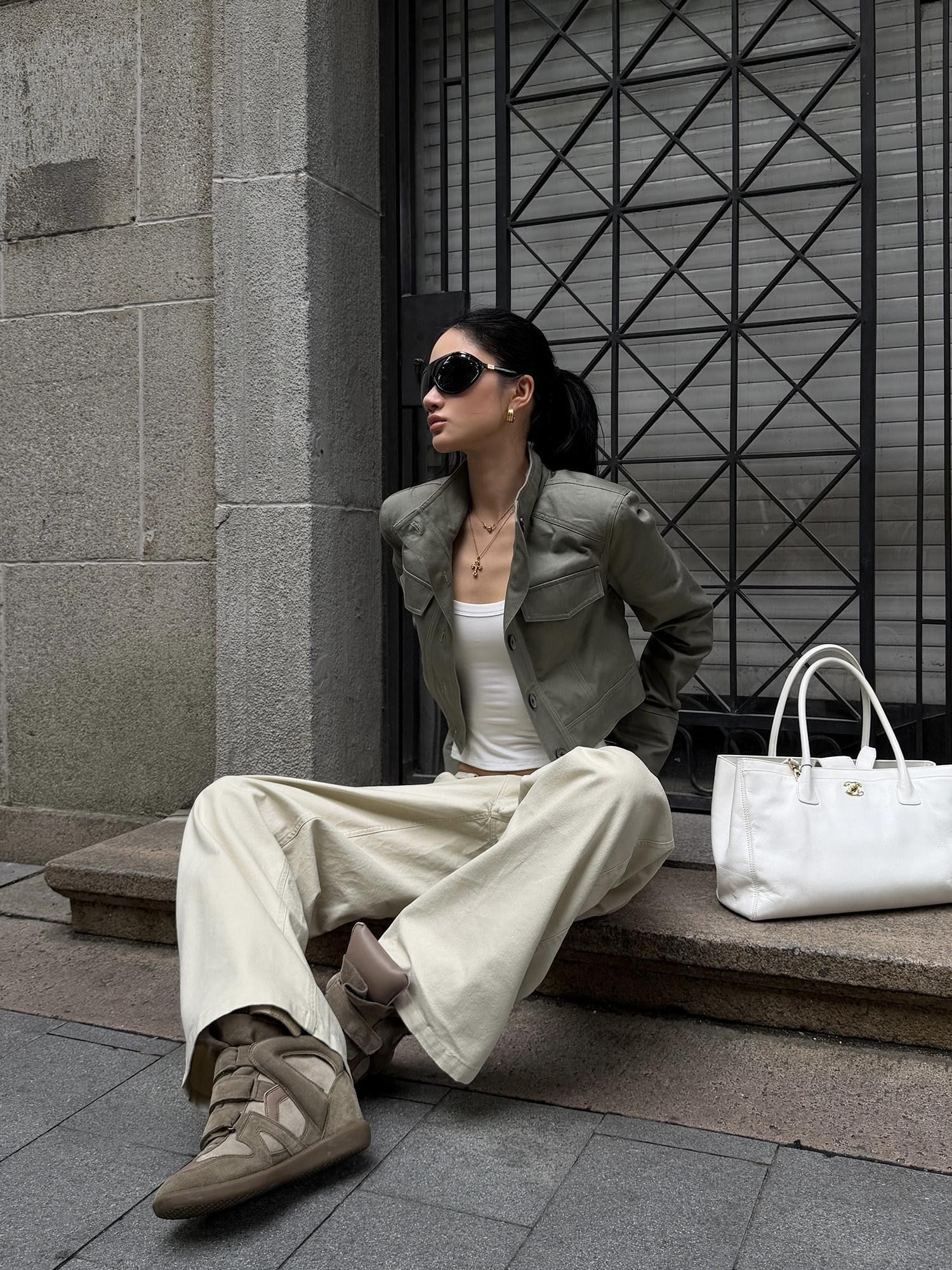 rovente Light Gray Stand Collar Cropped Loose Vintage Slimming Women's Utility Jackets