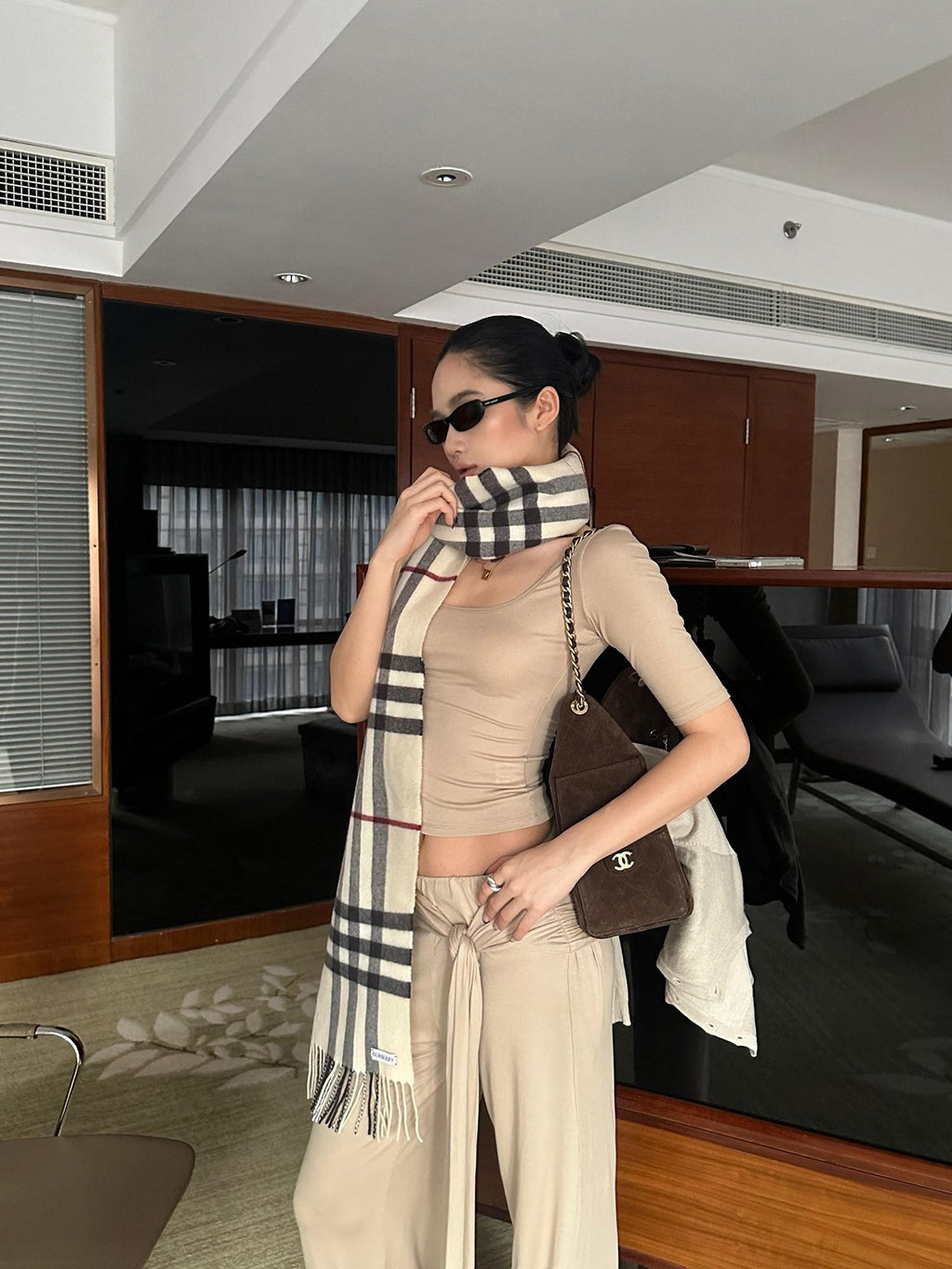 rovente Light Khaki U Neck Knitted Slimming Elbow Sleeve Women's Lyocell Slim T-shirts