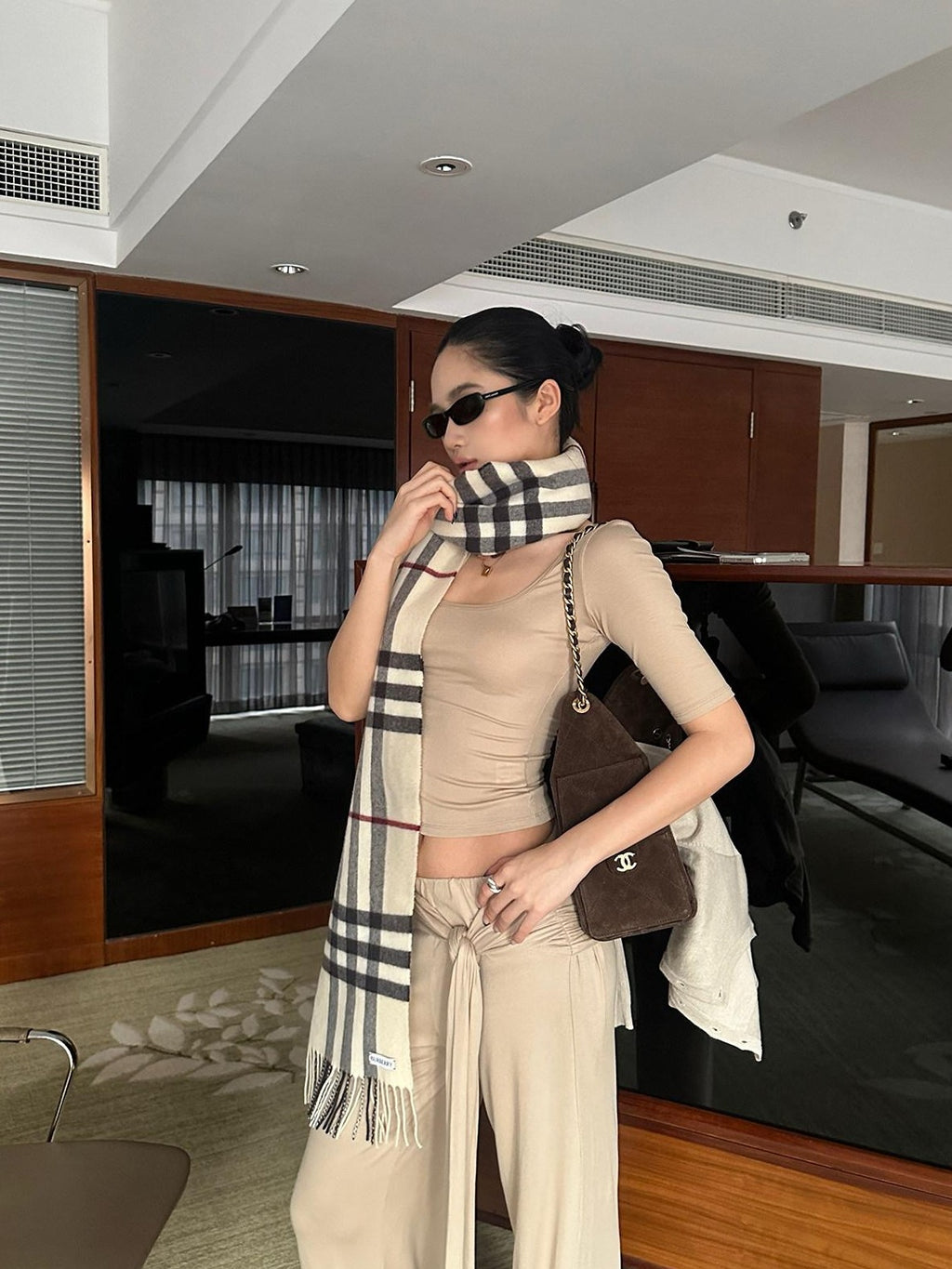 rovente Light Khaki U Neck Knitted Slimming Elbow Sleeve Women's Lyocell Slim T-shirts