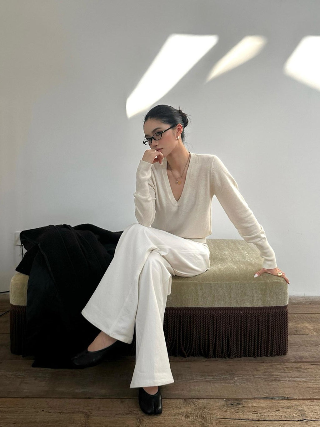 rovente Mist White V-neck Loose Knit Pullover Women's Rabbit Cashmere Sweaters