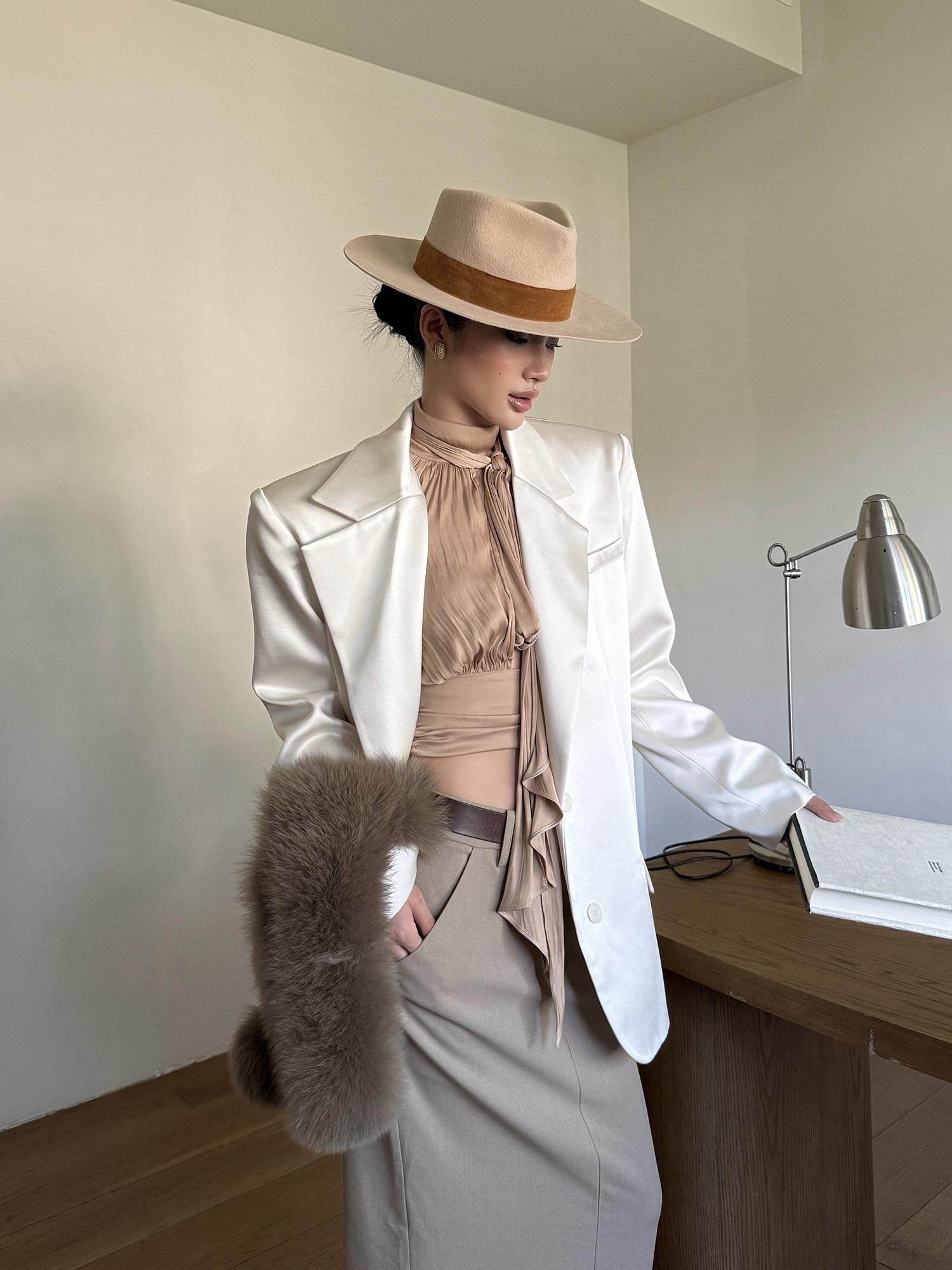 rovente Nude Tie Cinched Waist Stand Collar Long Sleeve Women's Polyester Bow Blouses