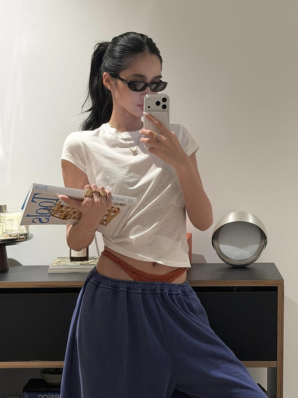 rovente Oxygen White Round Neck Oversized Women's Commuter Short Sleeve T-shirts