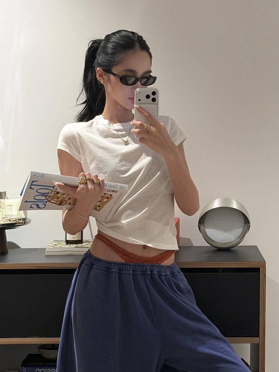 rovente Oxygen White Round Neck Oversized Women's Commuter Short Sleeve T-shirts