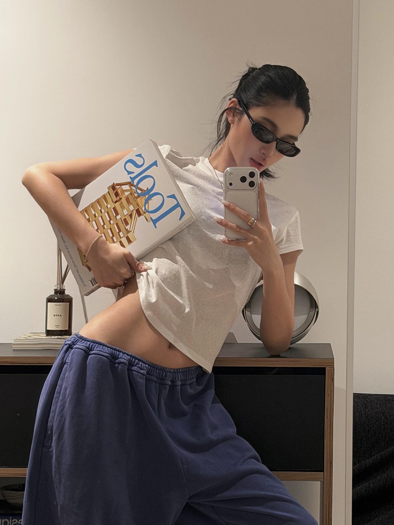 rovente Oxygen White Round Neck Oversized Women's Commuter Short Sleeve T-shirts