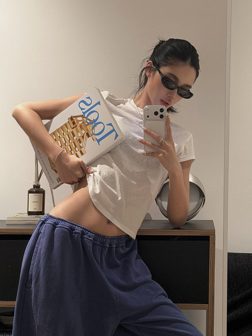 rovente Oxygen White Round Neck Oversized Women's Commuter Short Sleeve T-shirts