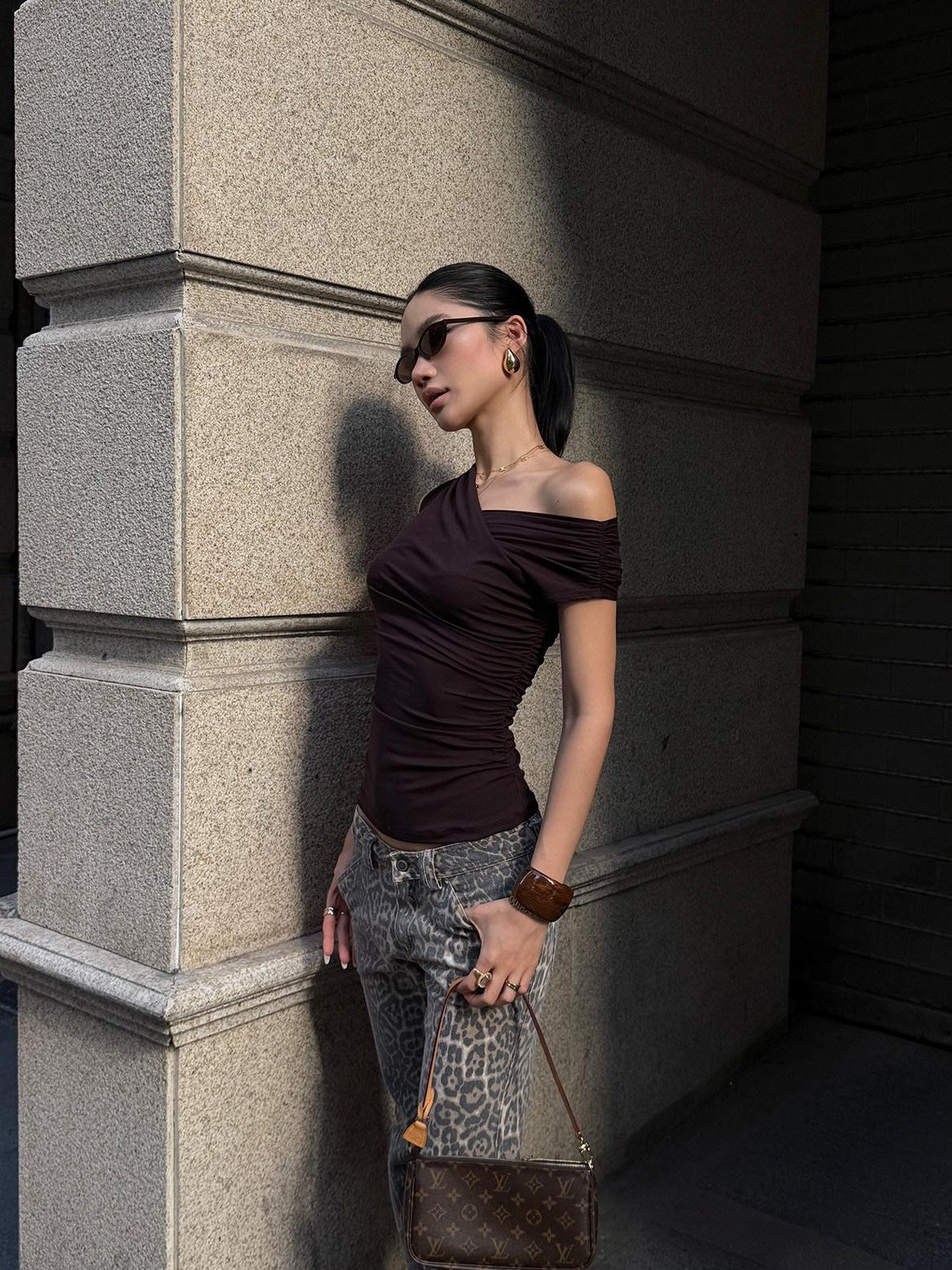 rovente Plum Purple Asymmetric Shoulder Ruched Pleat Women's Lyocell Slim T-shirts