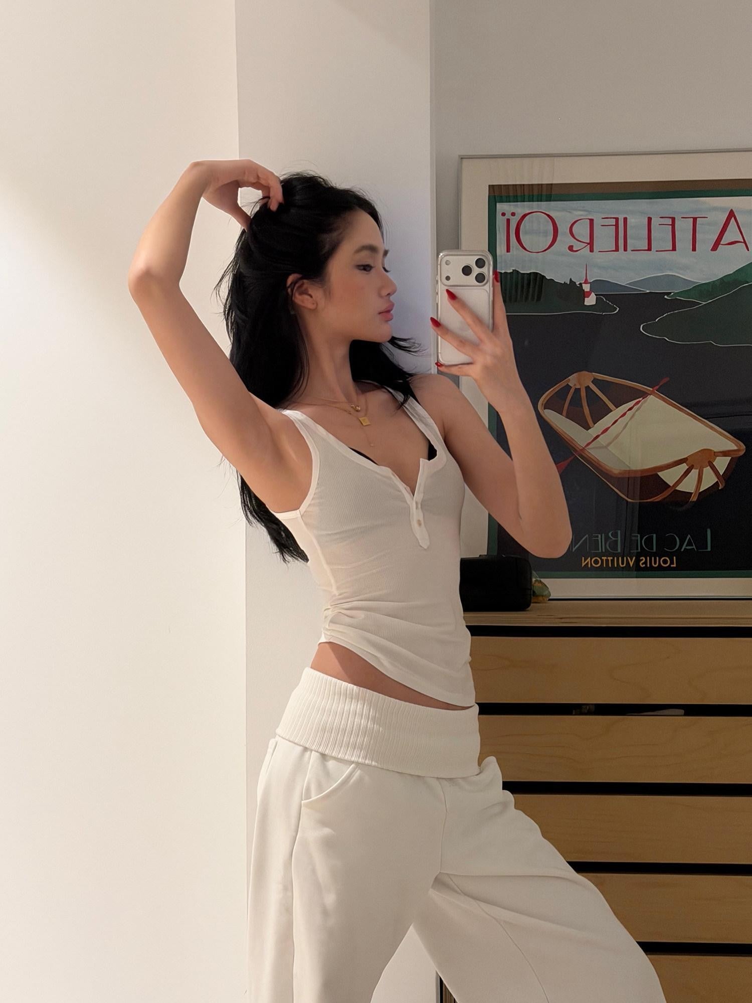 rovente Pure White U Neck Button Slim High Stretch Women's Lyocell Tank Tops