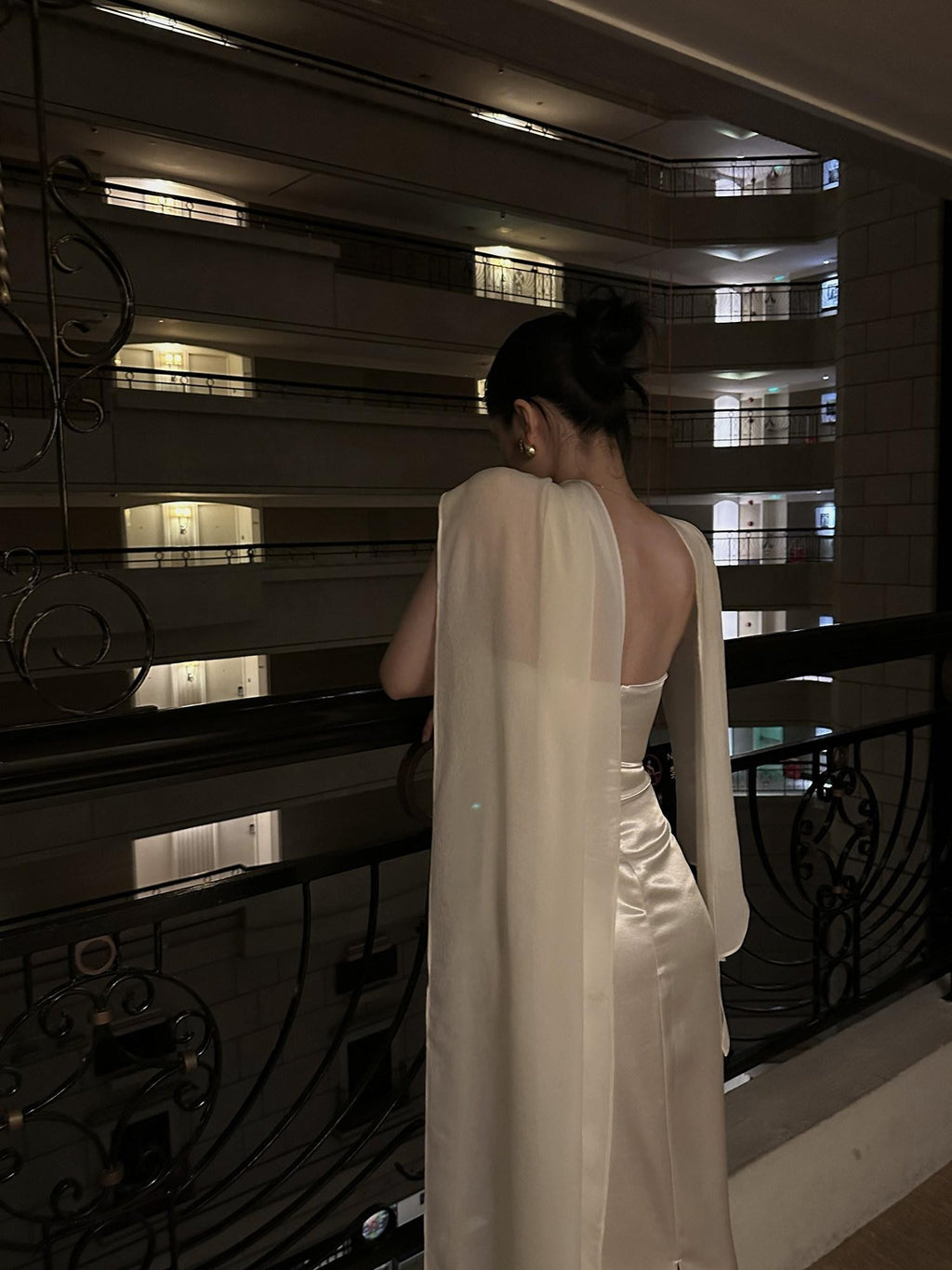 rovente Shimmering White Sequined Shawl Slimming Women's Strapless Maxi Dresses