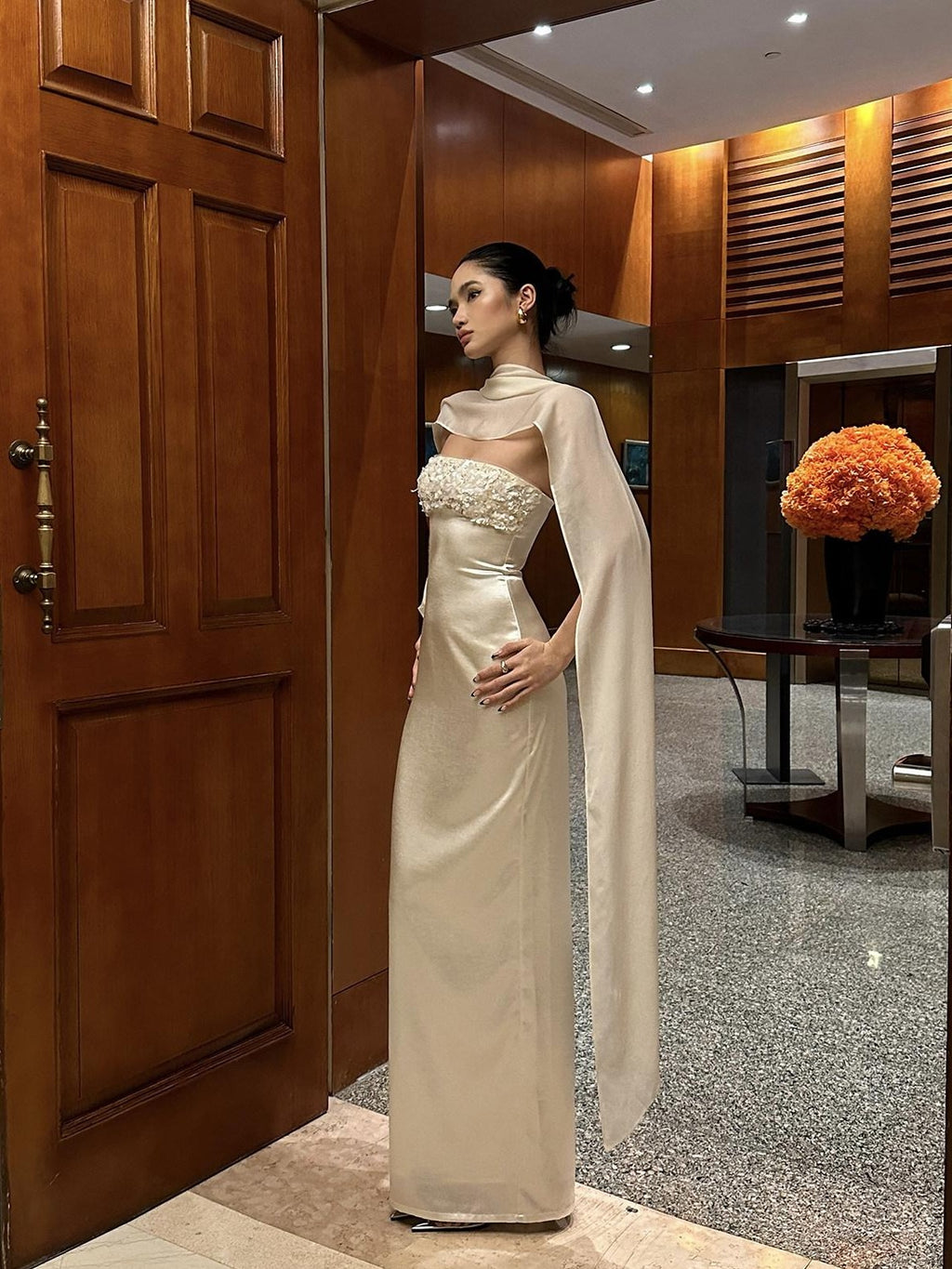 rovente Shimmering White Sequined Shawl Slimming Women's Strapless Maxi Dresses
