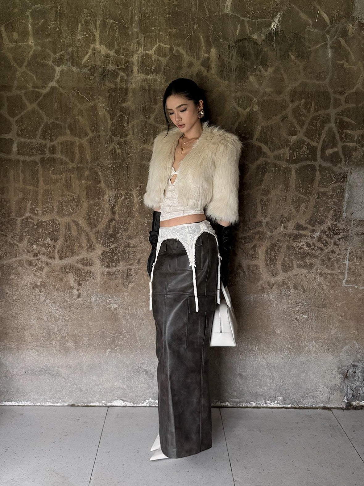 rovente Solid Cropped Seven Sleeve Loose Fit Women's Faux Fur Coats