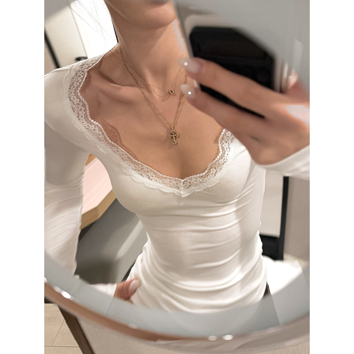 rovente_Solid_Lace_U_Neck_Slim_Fit_Knit_Women's_Long_Sleeve_T-shirts_1086415111734_MISSTT