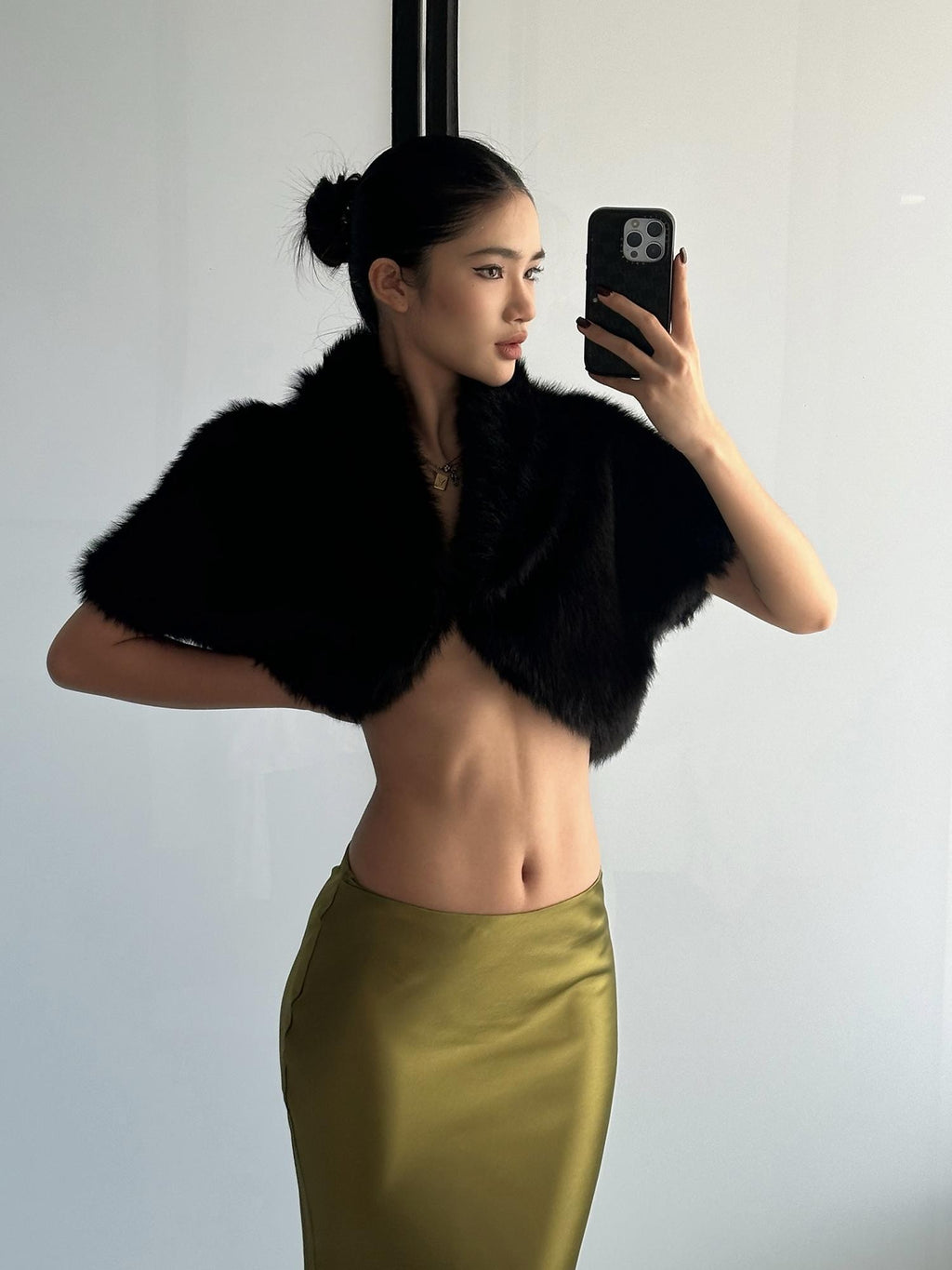 rovente Solid Stand Collar Short Warm Women's Polyester Faux Fur Coats
