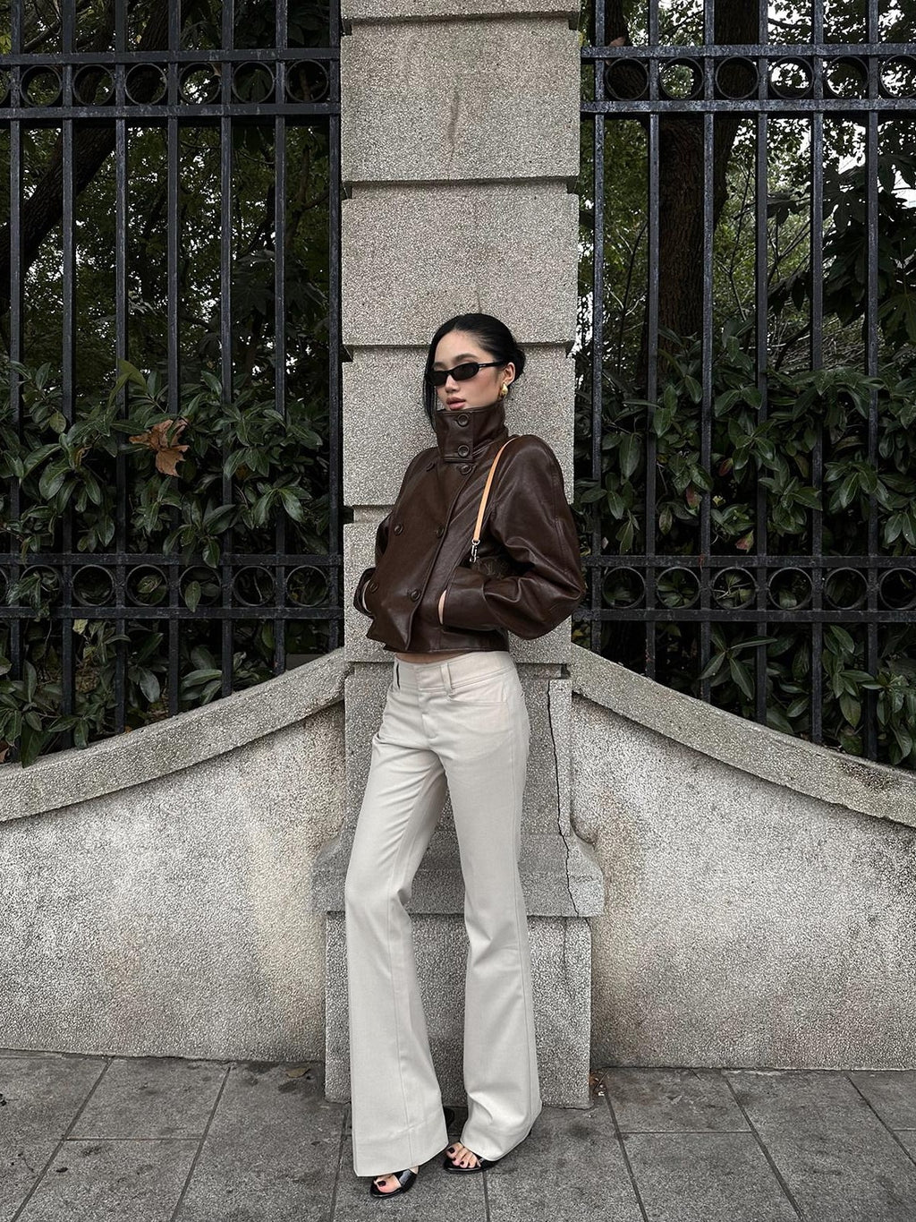 rovente Stone Pocket Low Waist Slim Fit Women's Polyester Straight-leg Pants