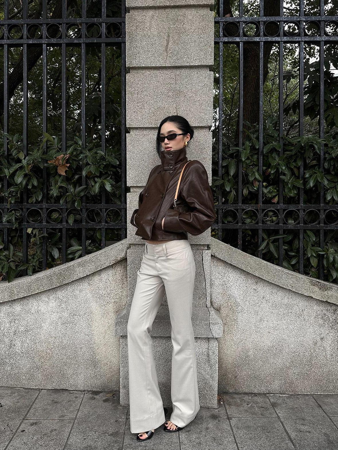 rovente Stone Pocket Low Waist Slim Fit Women's Polyester Straight-leg Pants