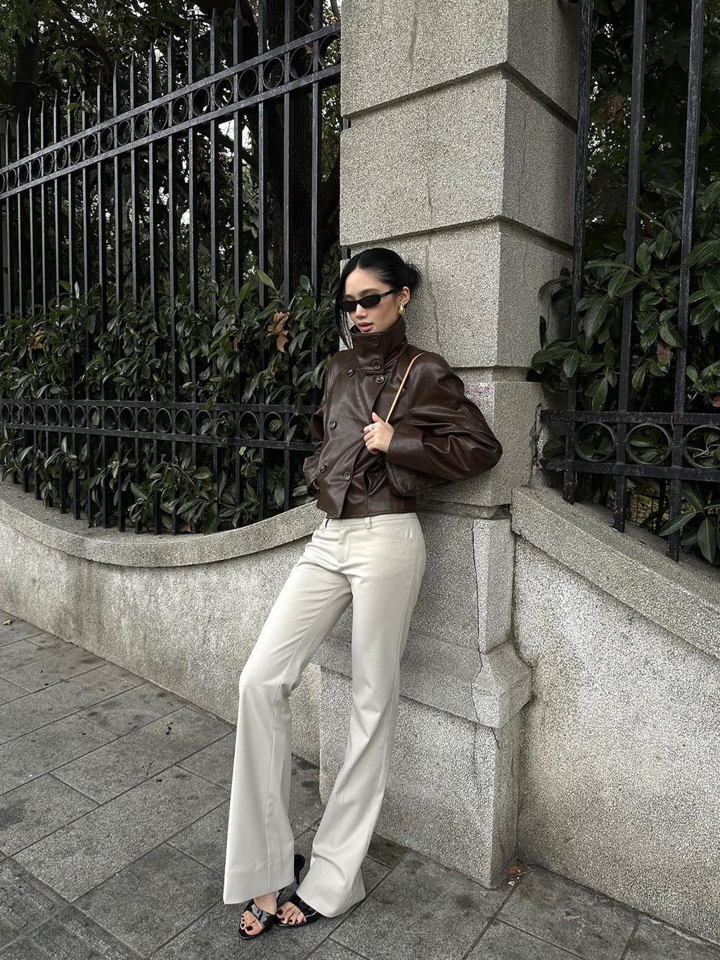 rovente Stone Pocket Low Waist Slim Fit Women's Polyester Straight-leg Pants