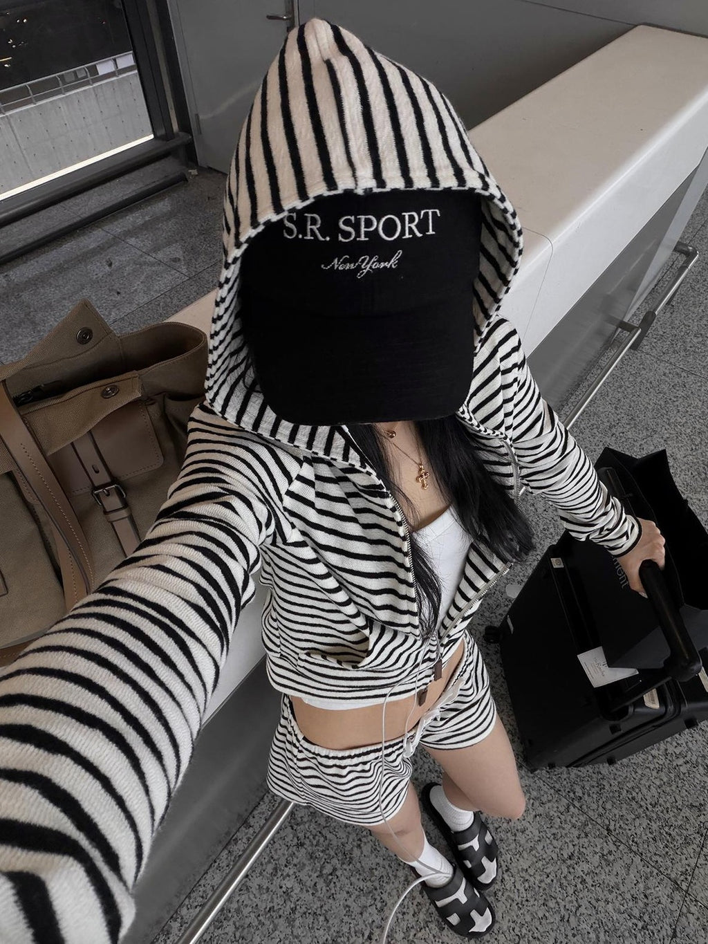 rovente Striped Hooded Zip Up Cropped Women's Polyester Casual Top & Shorts Sets
