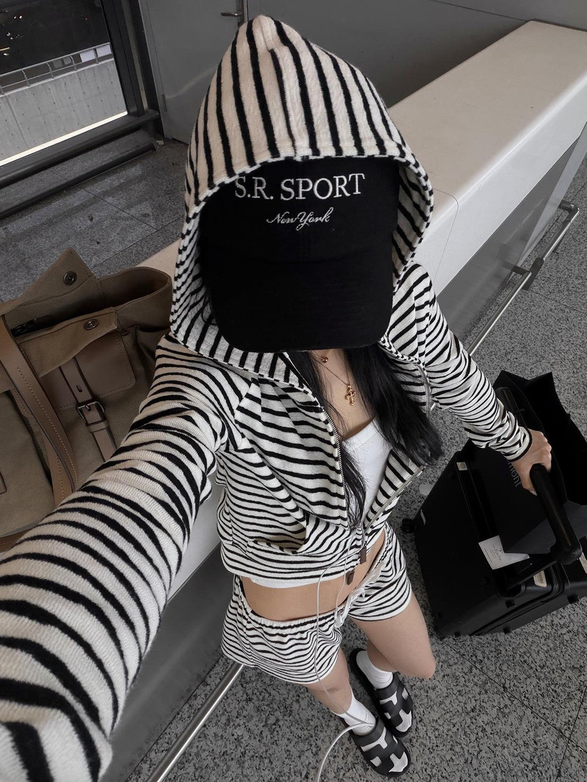 rovente Striped Hooded Zip Up Cropped Women's Polyester Casual Top & Shorts Sets