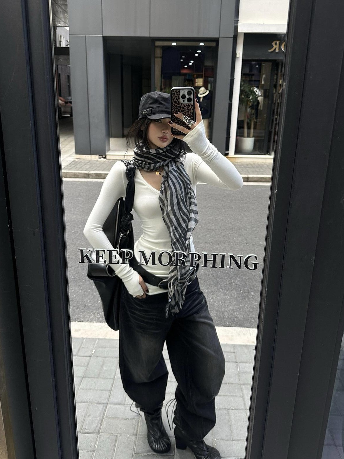 rovente V-neck Long Sleeve Printed Knit Waist Cinch Women's Bodycon Mini Dresses