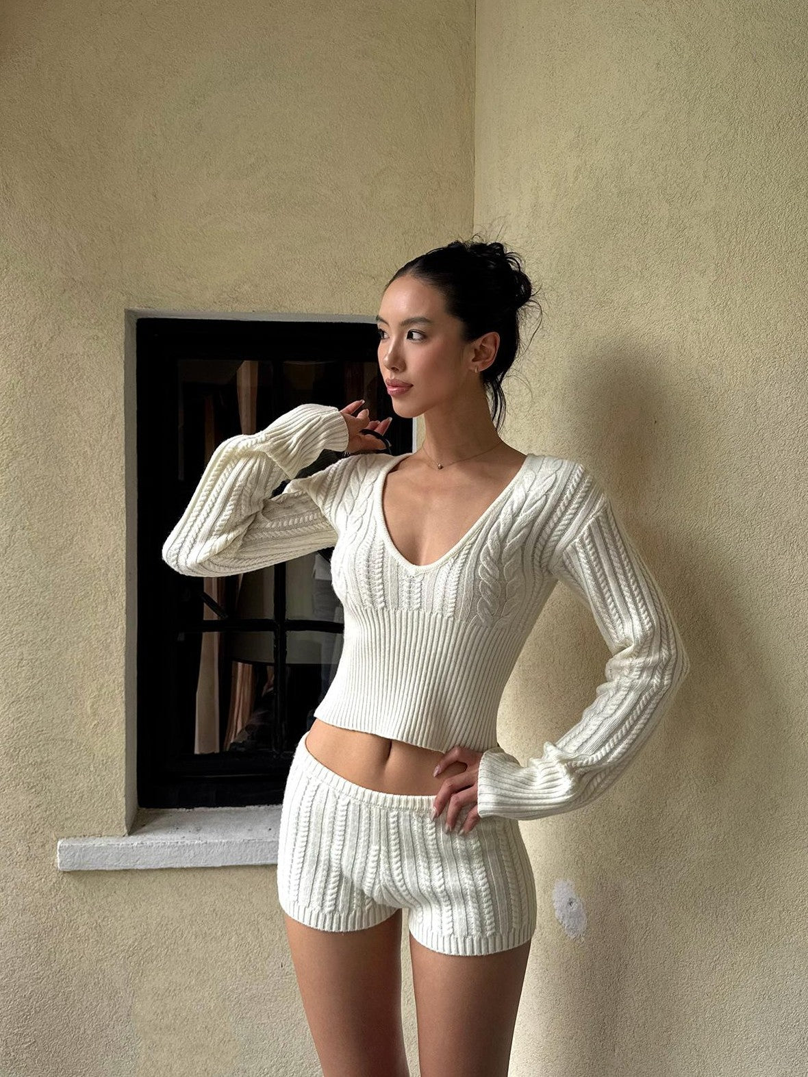 rovente V-neck Waist Cinched Cable Knit Women's Wool Blend Casual Top & Shorts Sets