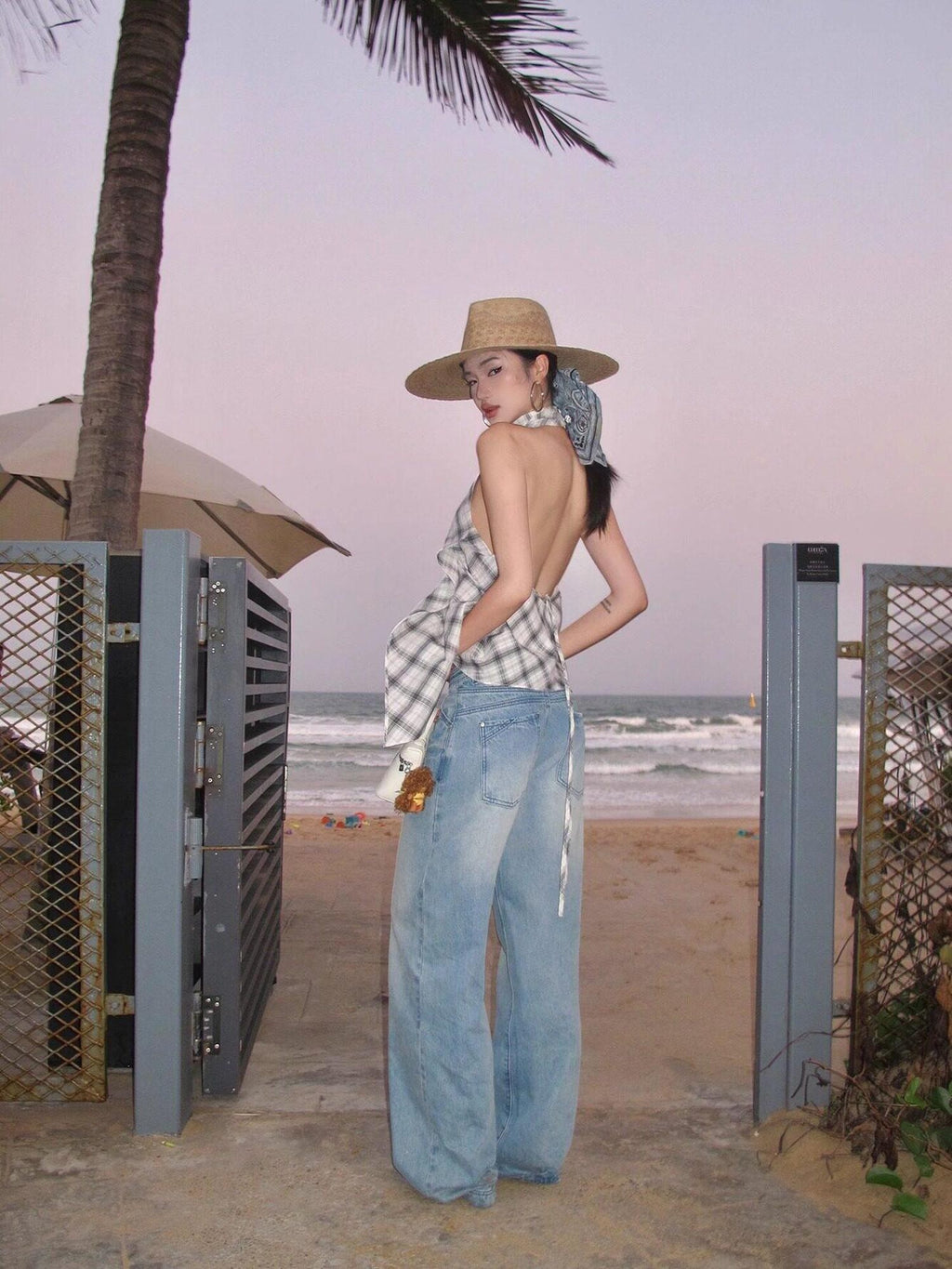 rovente Washed Blue Relaxed Low Rise Zip Fly Women's Denim Wide-leg Jeans