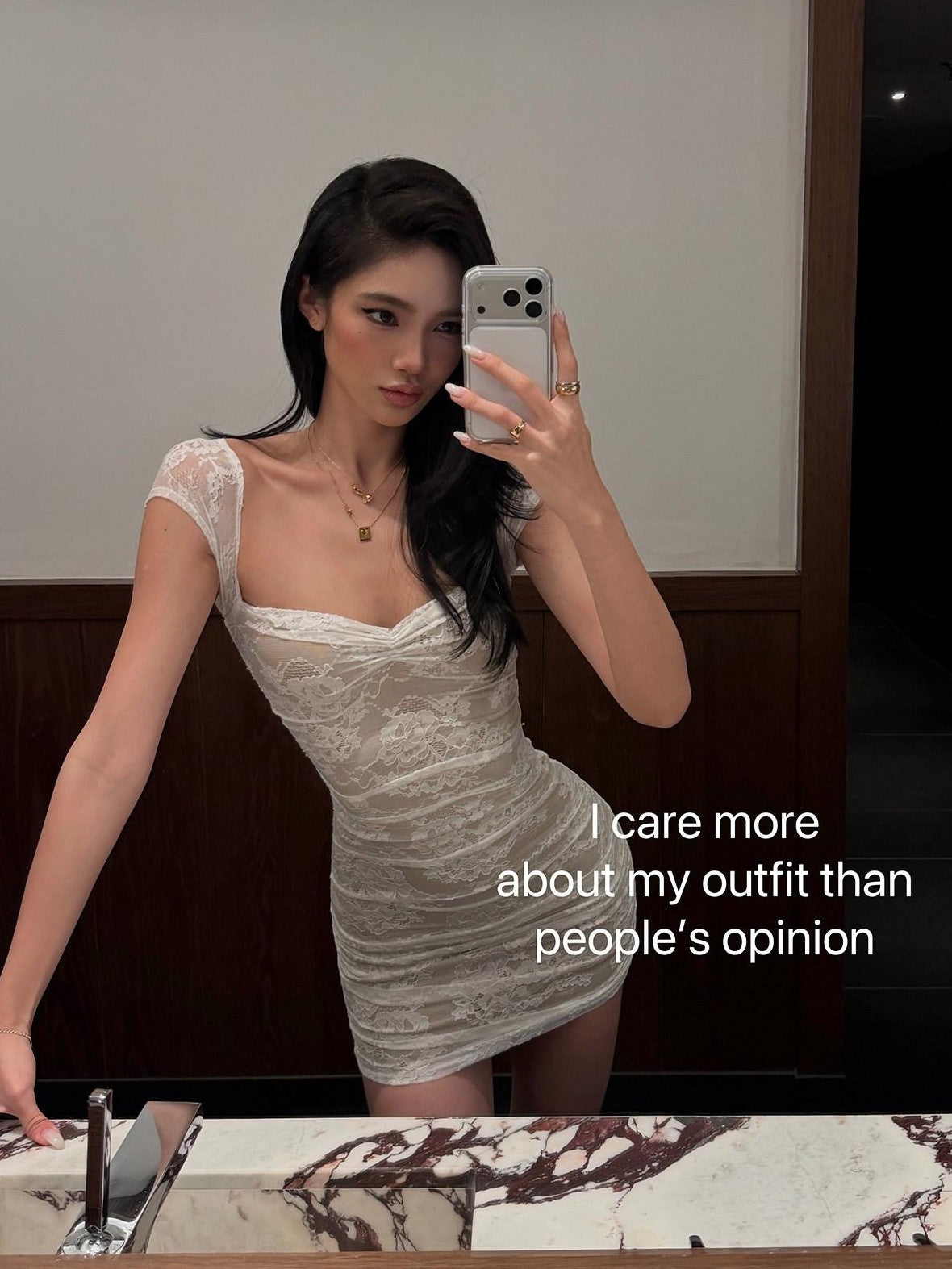rovente White Curved Cap Sleeve Hip Hugging Women's Lace Bodycon Mini Dresses