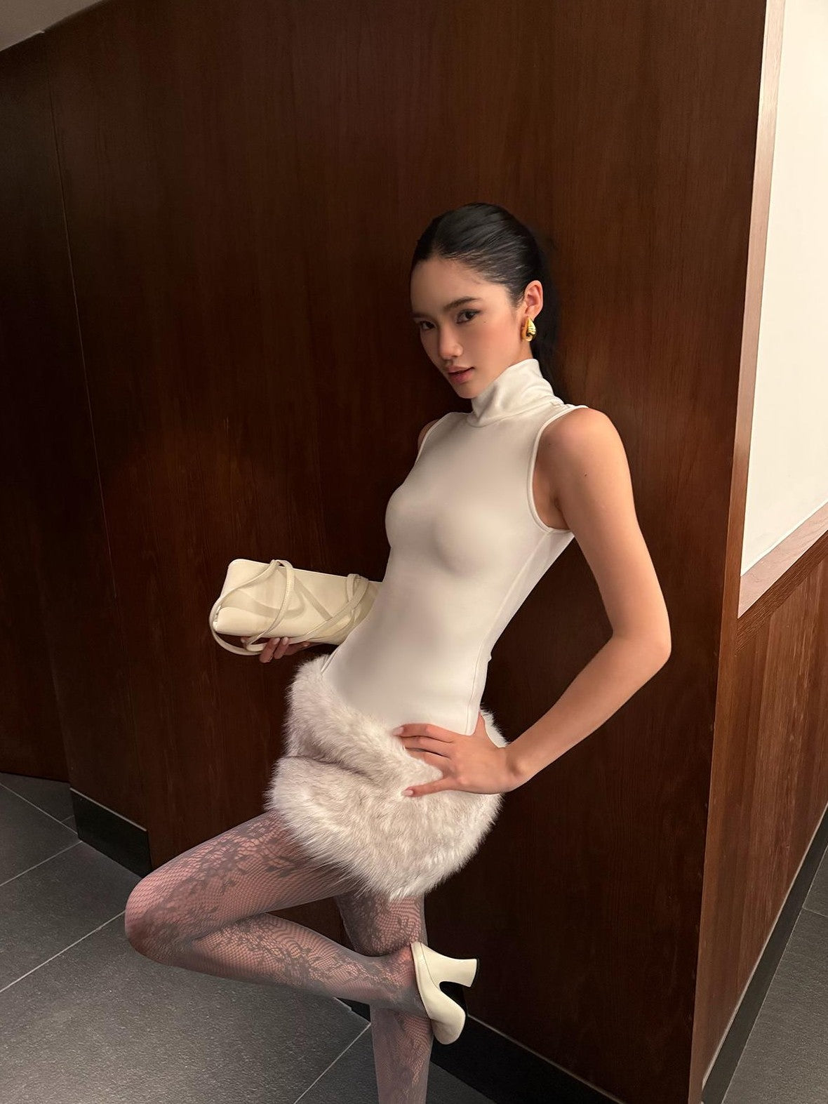 rovente White High Neck Sleeveless Knit Slim Fit Women's Bodycon Mini Dresses