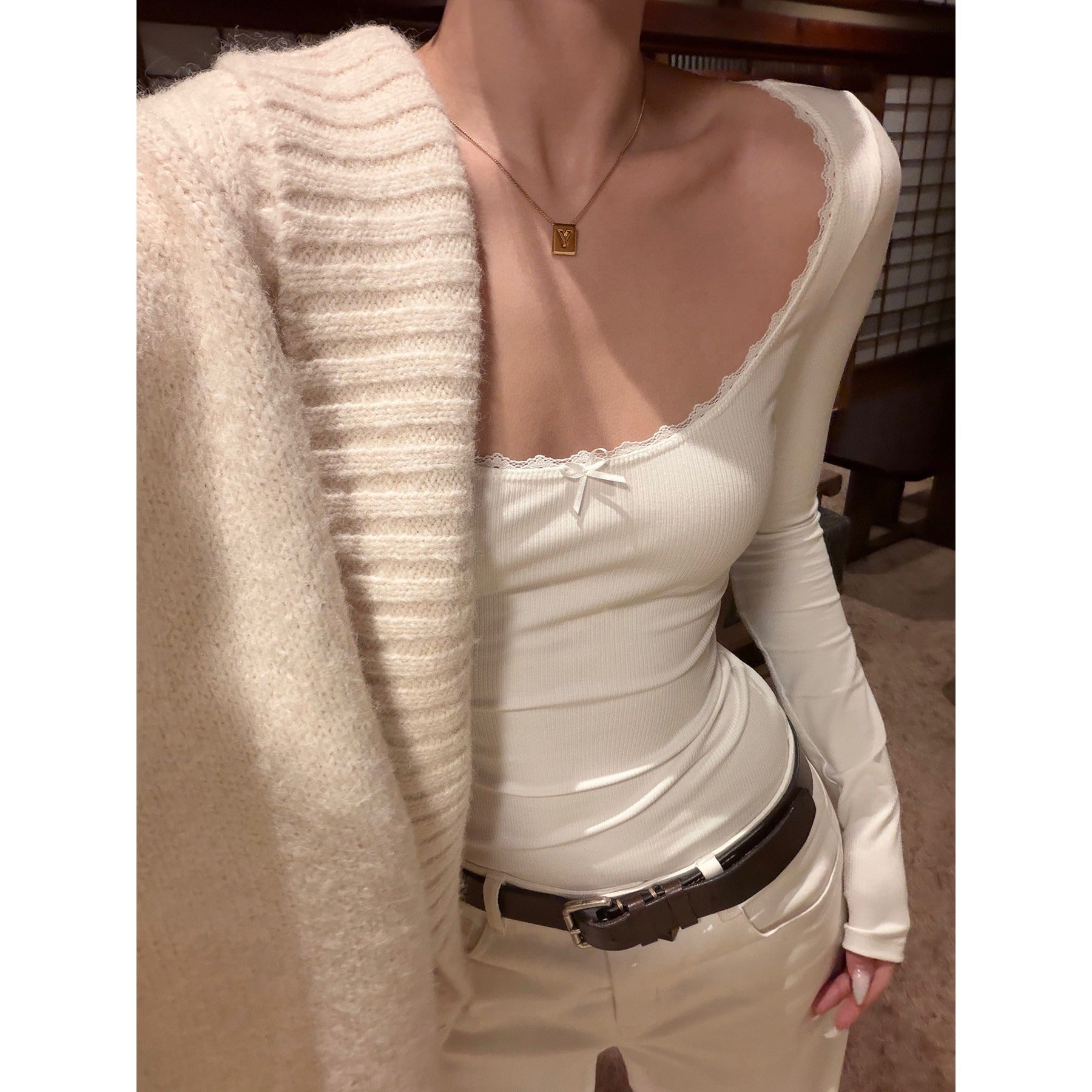rovente_White_Knit_U_Neck_3d_Bow_Slim_Fit_Women's_Cotton_Blend_Long_Sleeve_T-shirts_996861948483_MISSTT