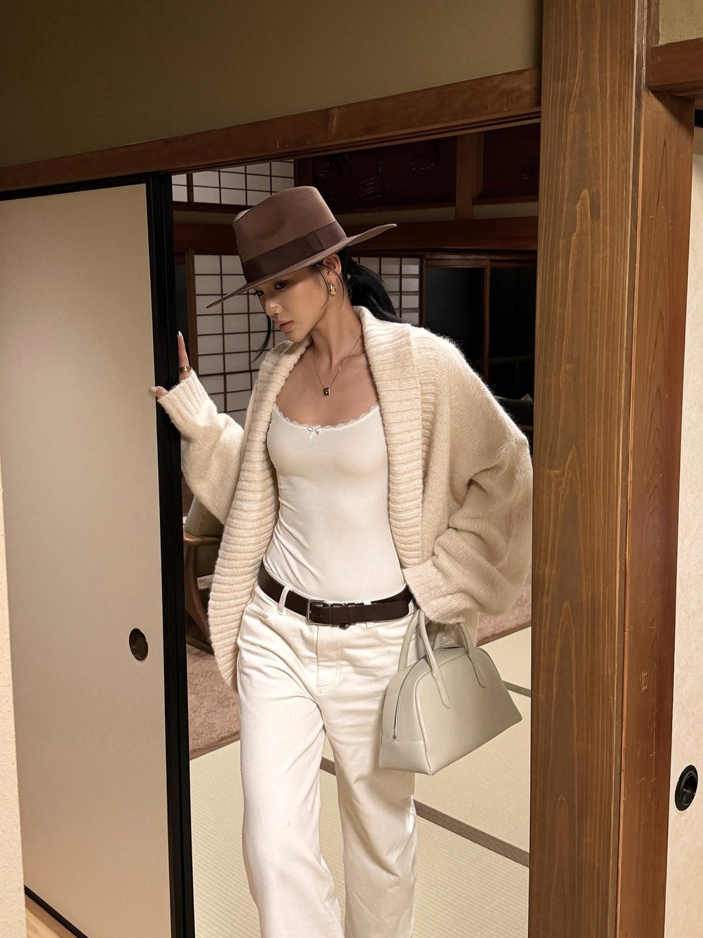 rovente White Knit U Neck 3d Bow Slim Fit Women's Cotton Blend Long Sleeve T-shirts