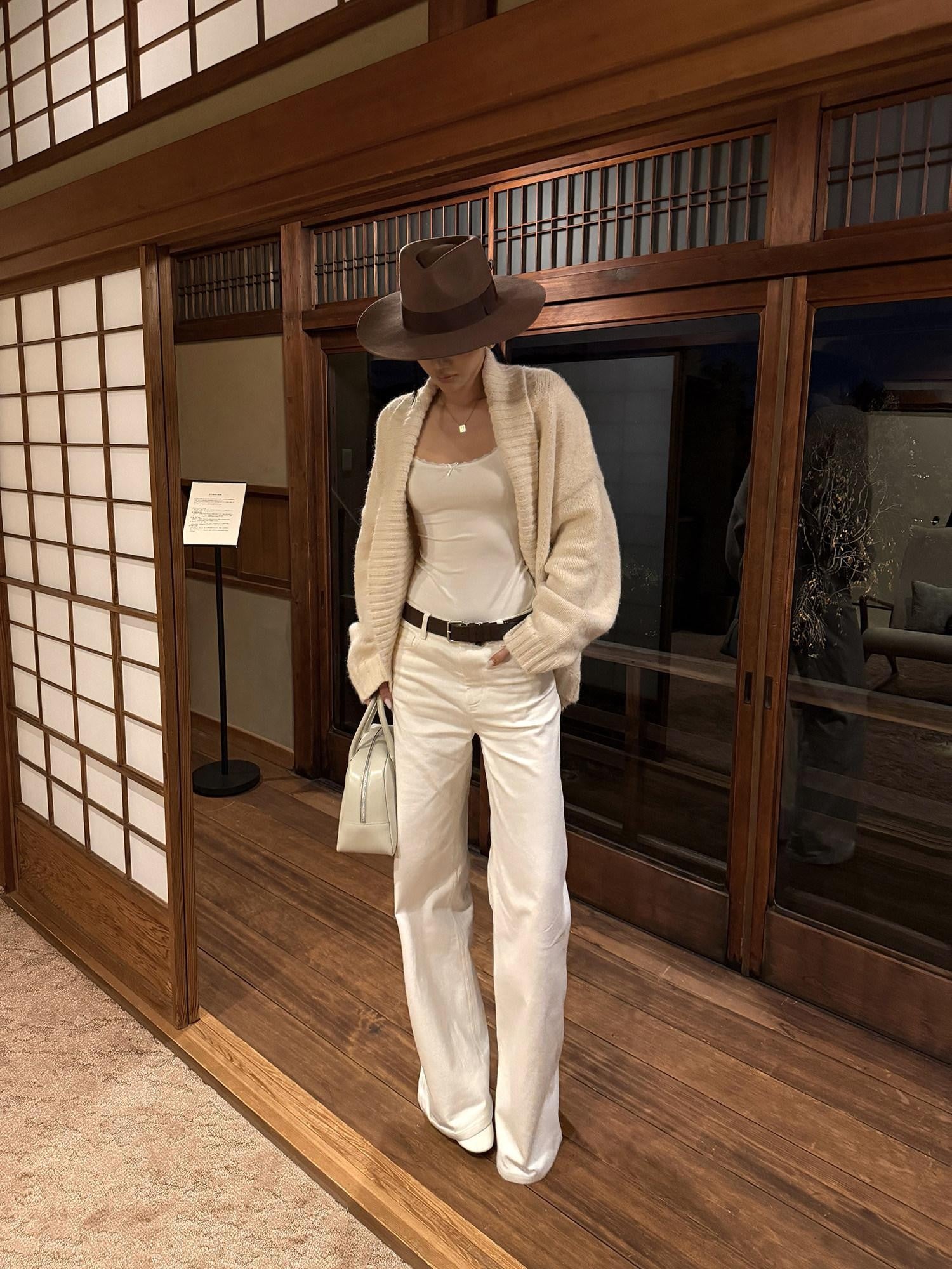 rovente White Knit U Neck 3d Bow Slim Fit Women's Cotton Blend Long Sleeve T-shirts