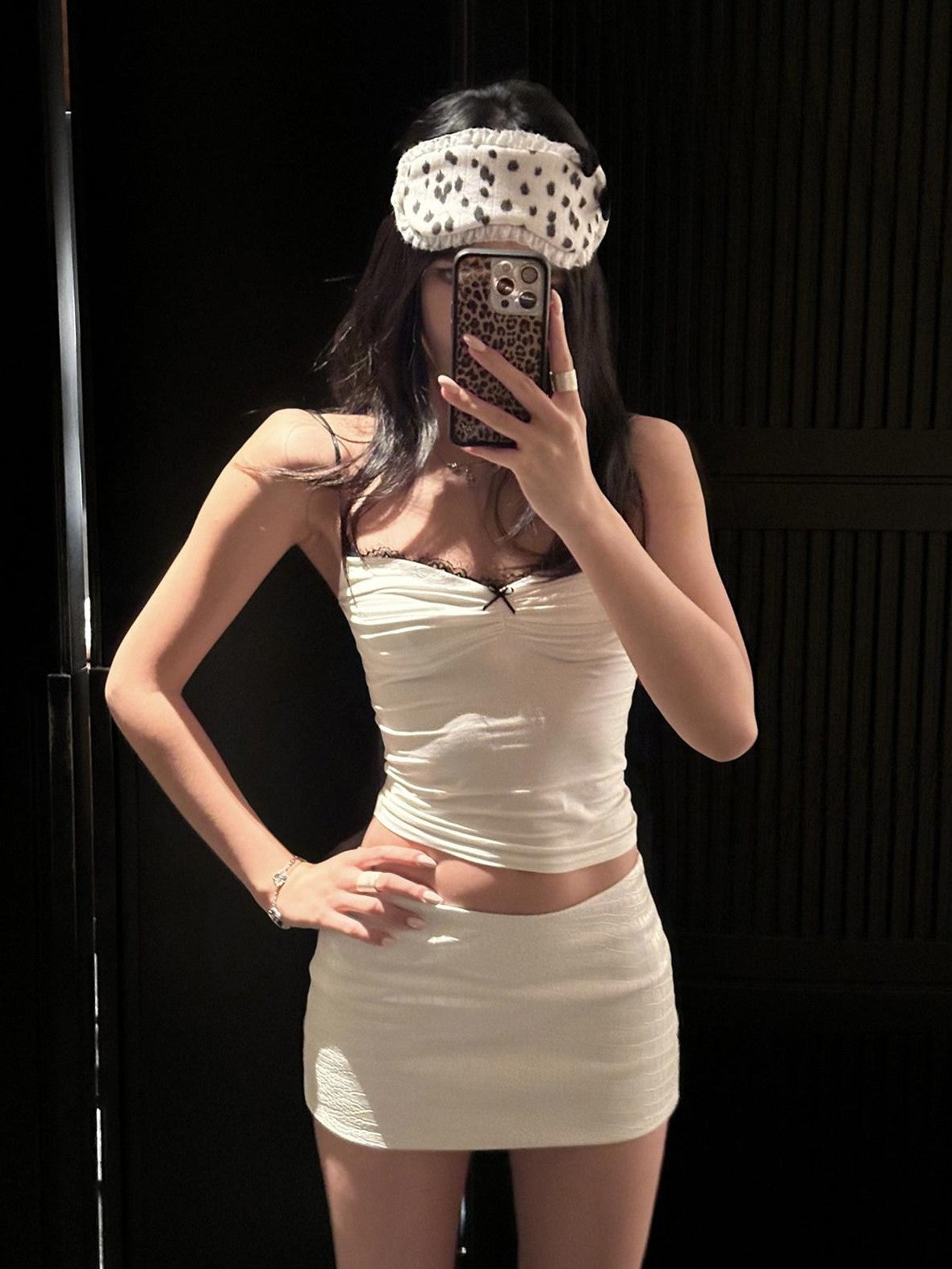 rovente White Knitted Lace Woven Strap Slim Fit Women's Nylon Spandex Lace Camisoles