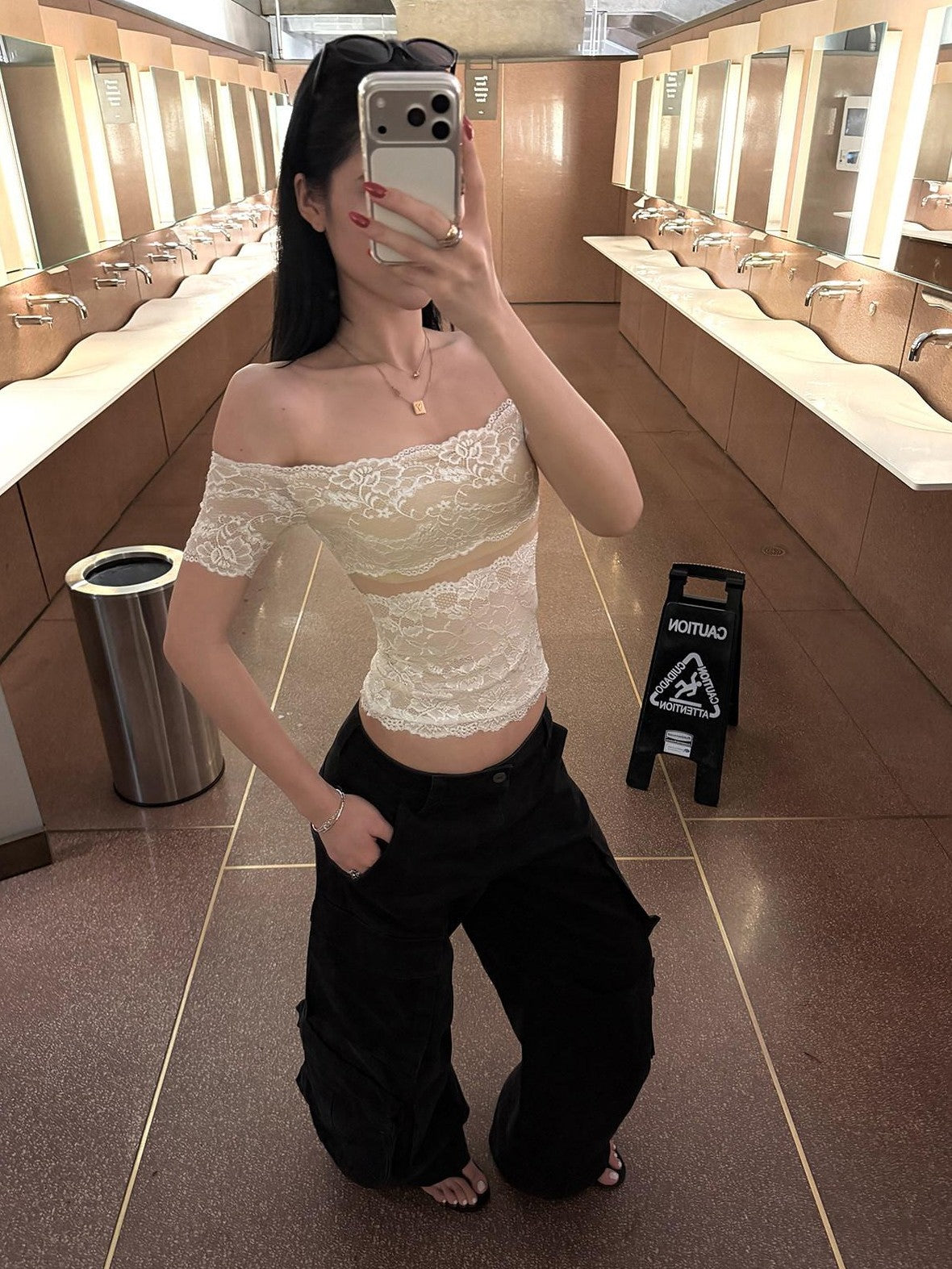 rovente White Lace Off Shoulder Cutout Knit Women's Nylon Blend Slim T-shirts