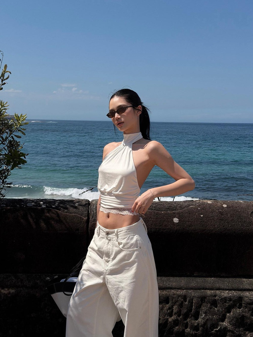 rovente White Lace Stand Collar Slim Cropped Women's Acetate High Stretch Halter Tops