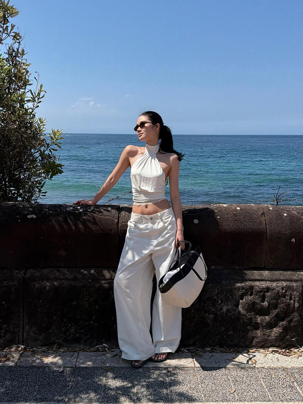 rovente White Lace Stand Collar Slim Cropped Women's Acetate High Stretch Halter Tops