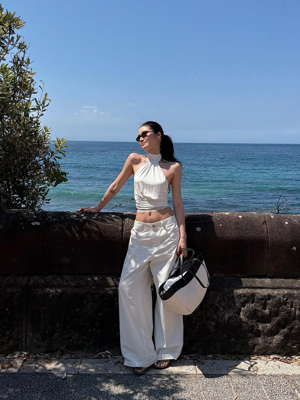 rovente White Lace Stand Collar Slim Cropped Women's Acetate High Stretch Halter Tops