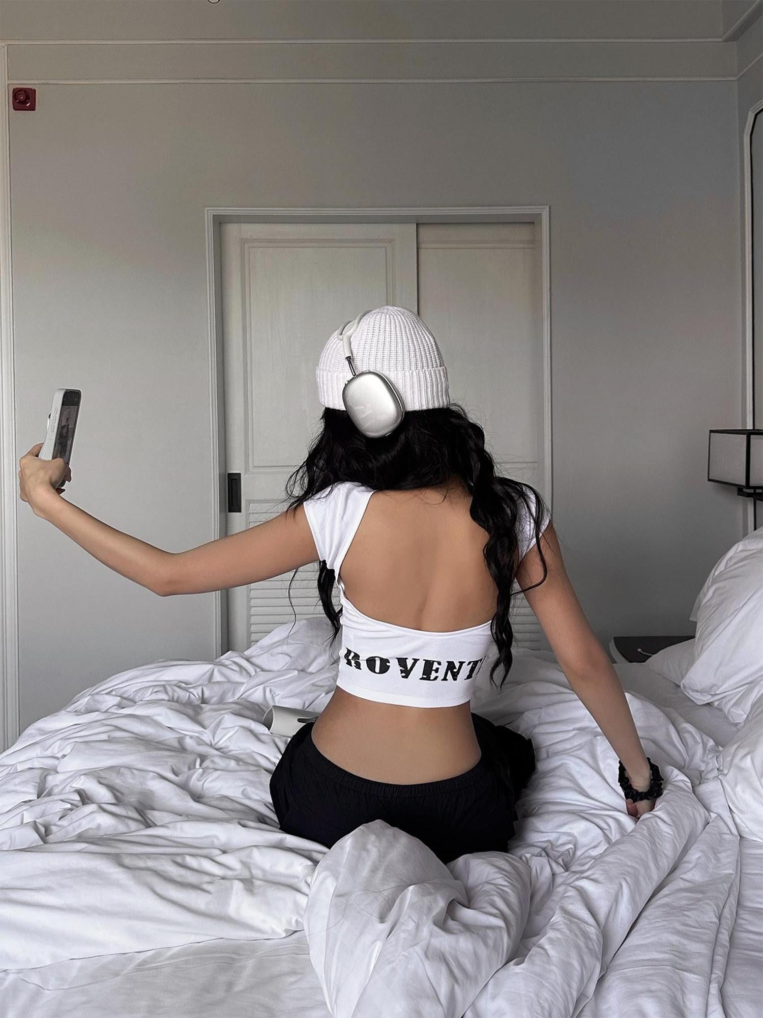 rovente White Letter Print Short Sleeve Slim Fit Backless Women's Cotton Blend Crop Tops