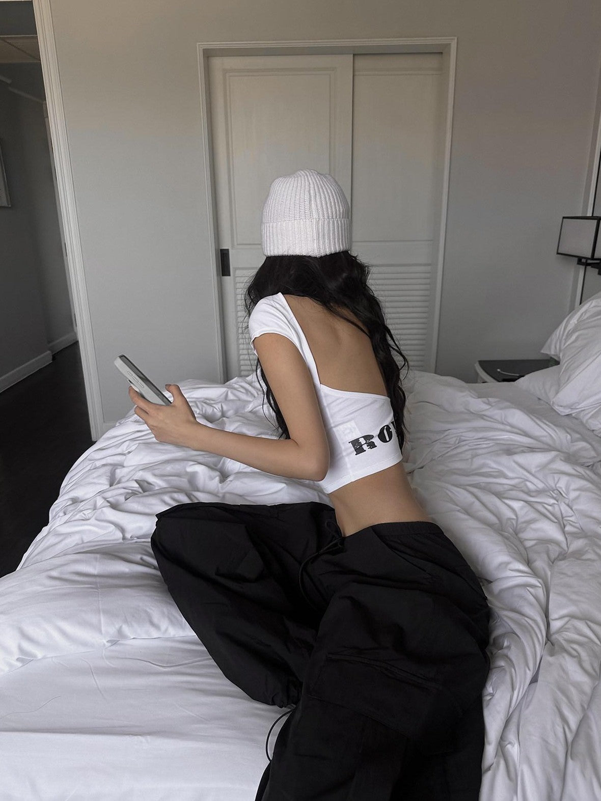 rovente White Letter Print Short Sleeve Slim Fit Backless Women's Cotton Blend Crop Tops