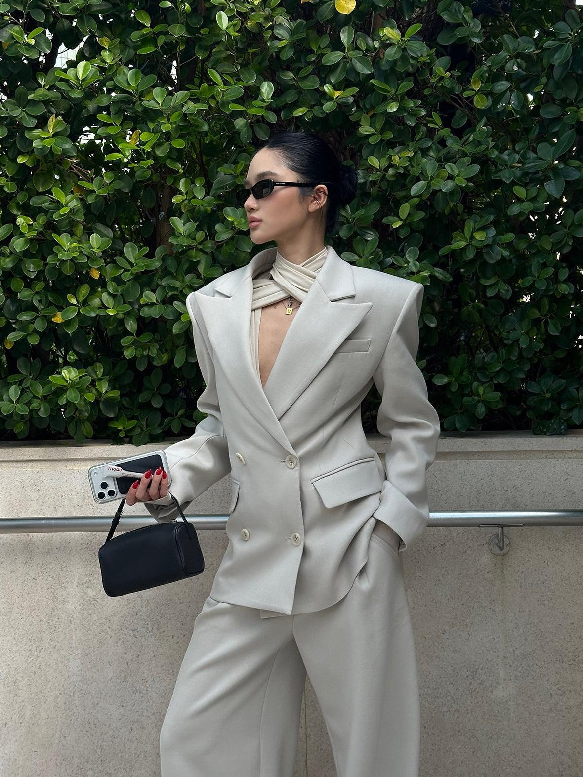 rovente White Notched Lapel Double Breasted Padded Shoulders Women's Polyester Blazers