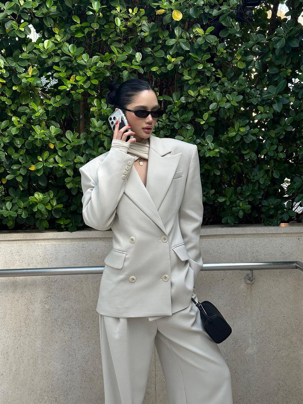 rovente White Notched Lapel Double Breasted Padded Shoulders Women's Polyester Blazers