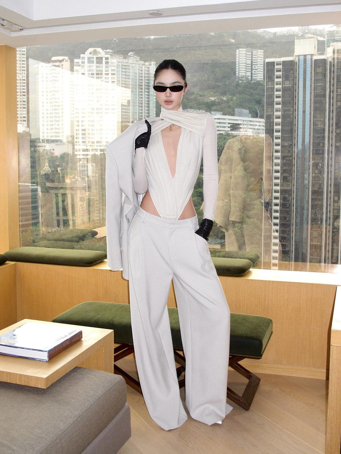 rovente White Notched Lapel Double Breasted Padded Shoulders Women's Polyester Blazers