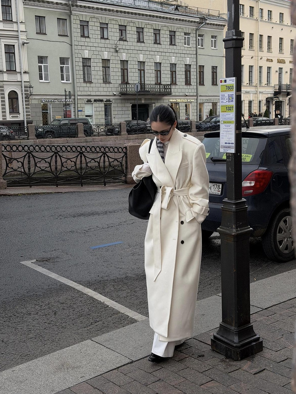 rovente White Notched Lapel Longline Loose Fit Women's Wool Blend Double-breasted Coats