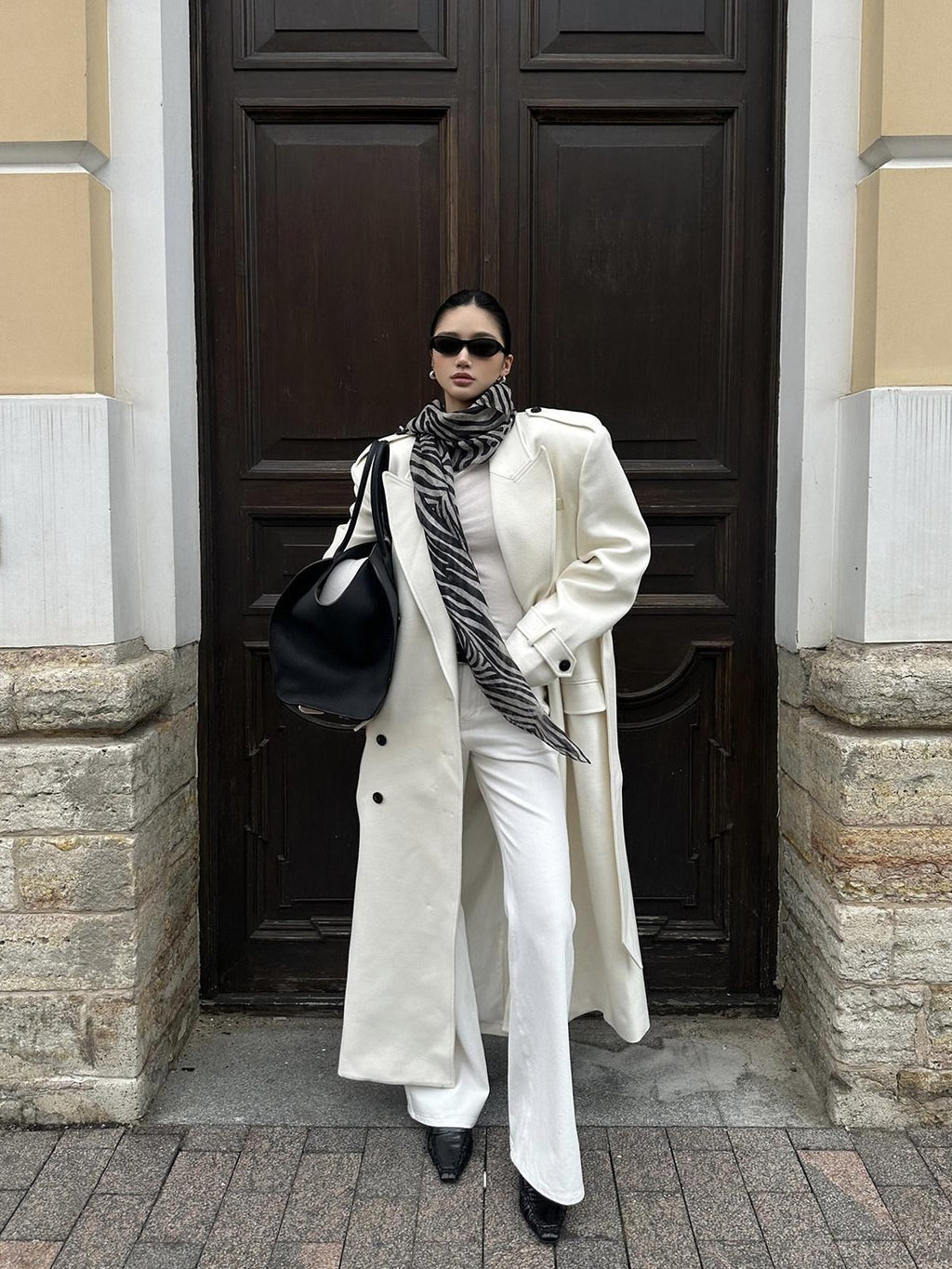 rovente White Notched Lapel Longline Loose Fit Women's Wool Blend Double-breasted Coats