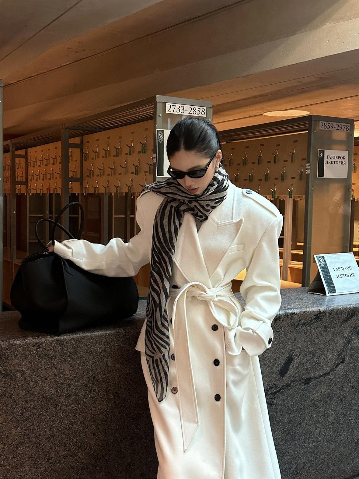 rovente White Notched Lapel Longline Loose Fit Women's Wool Blend Double-breasted Coats