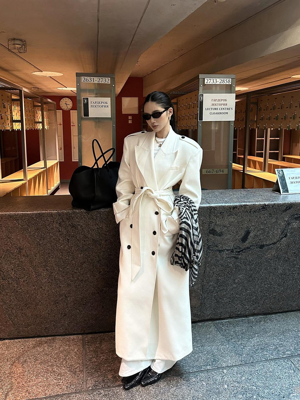 rovente White Notched Lapel Longline Loose Fit Women's Wool Blend Double-breasted Coats