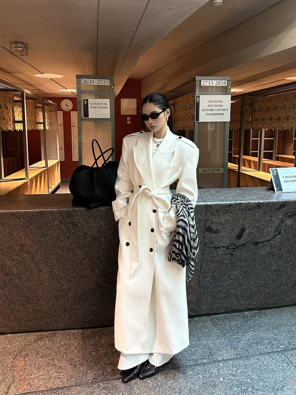 rovente White Notched Lapel Longline Loose Fit Women's Wool Blend Double-breasted Coats