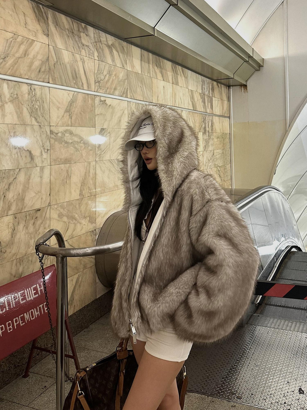 rovente White Reversible Hooded Fur Collar Zip Women's Cotton Faux Fur Coats